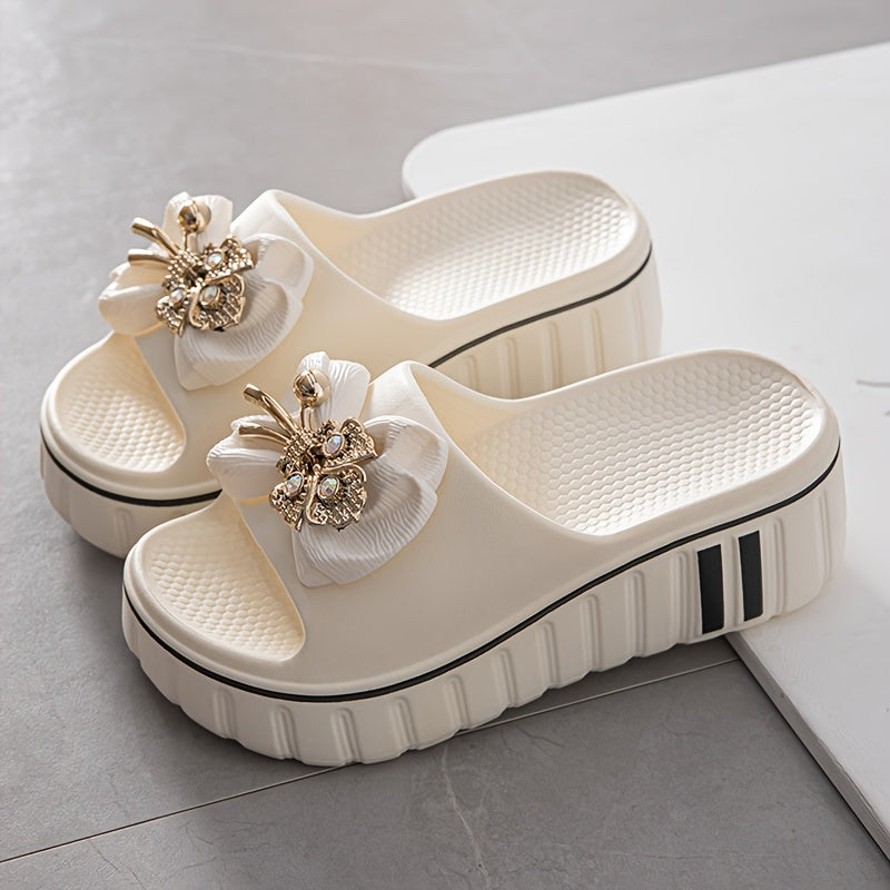 Women's platform slides with decorative embellishment – fashionable casual sandals for everyday wear and going out