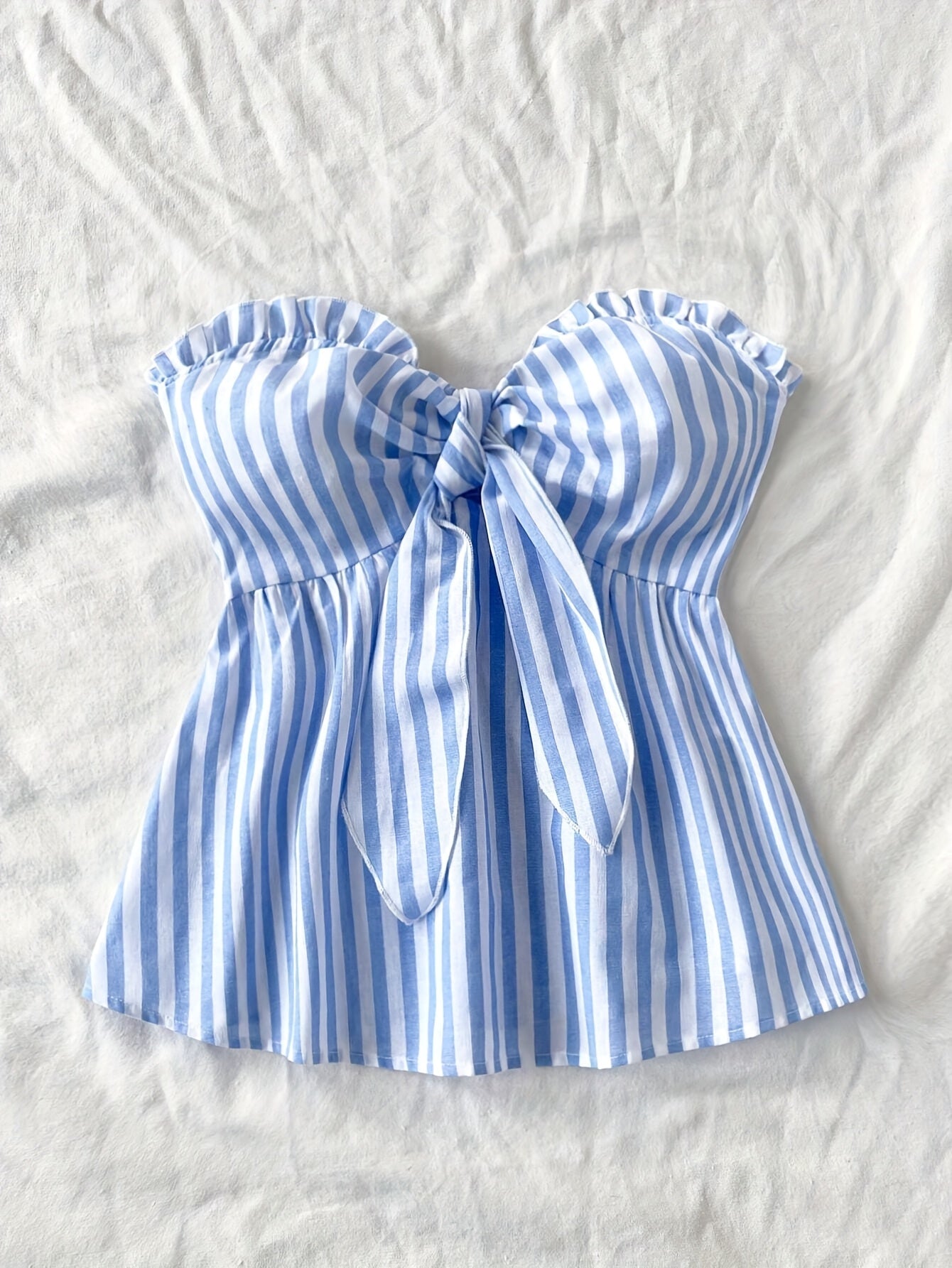 Women's bandeau crop top with bow front and ruffles – summer street style