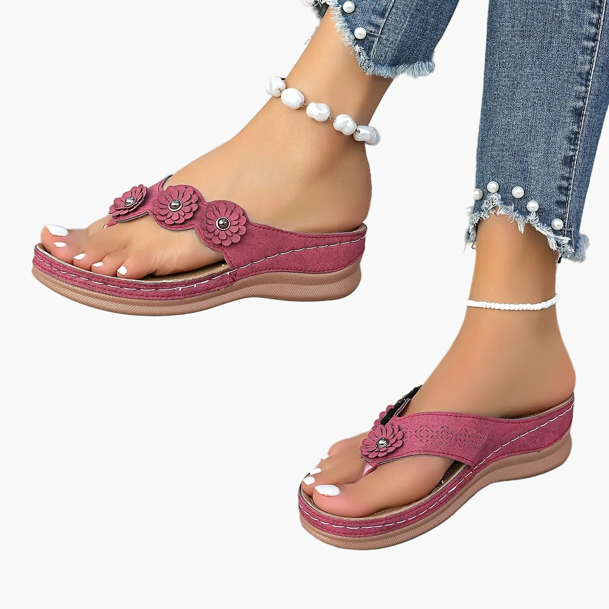 Women's Casual Thong Sandals with Flower Applique for Everyday and Leisure