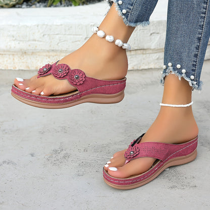Women's Casual Thong Sandals with Flower Applique for Everyday and Leisure