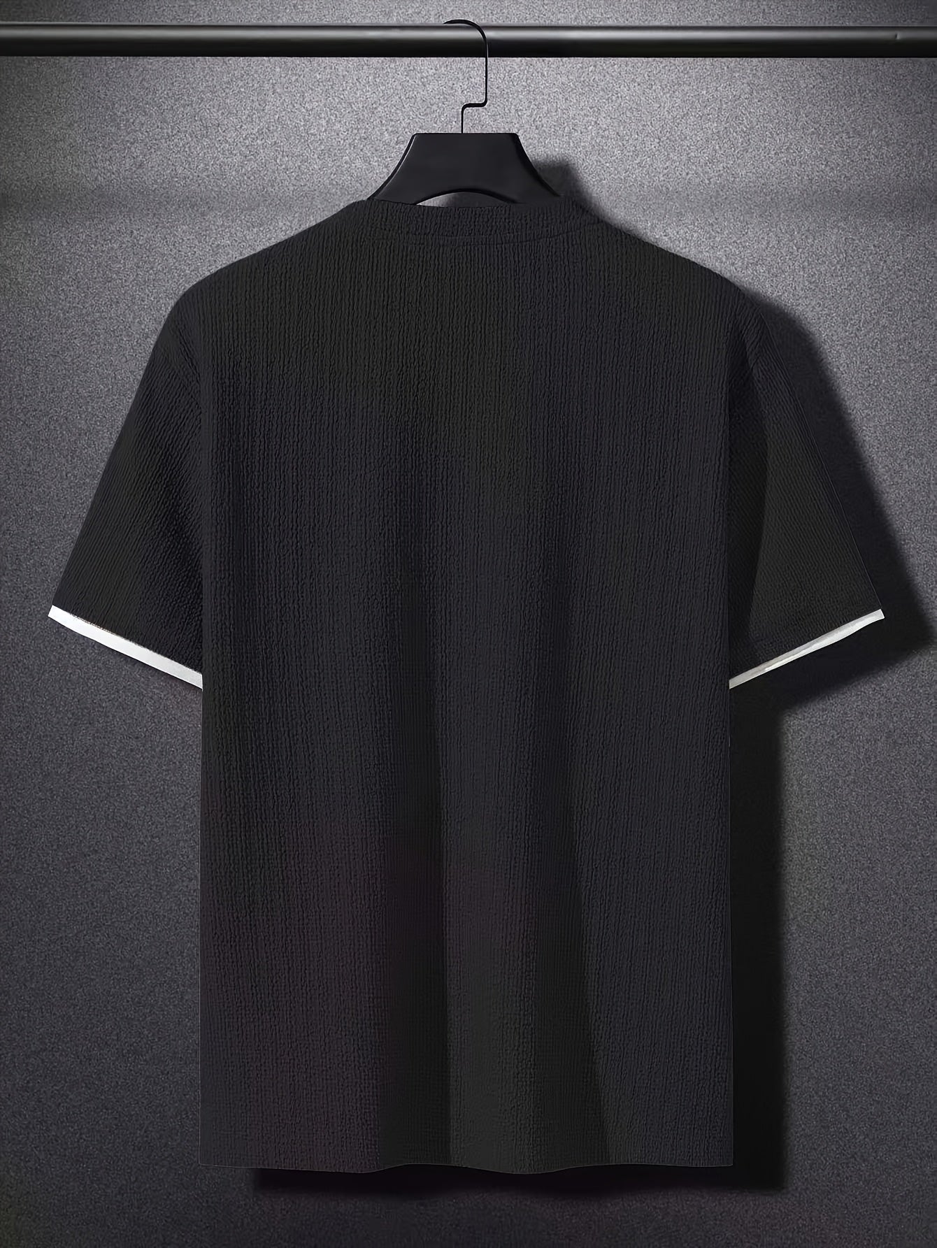 Men's Modern Casual Short-Sleeve T-Shirt with Texture and Layered Look
