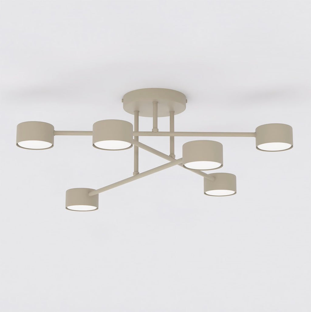 Beige plafondlamp met kruisarm-ontwerp en zes ronde kappen met wit lichtvlak aan de onderzijde