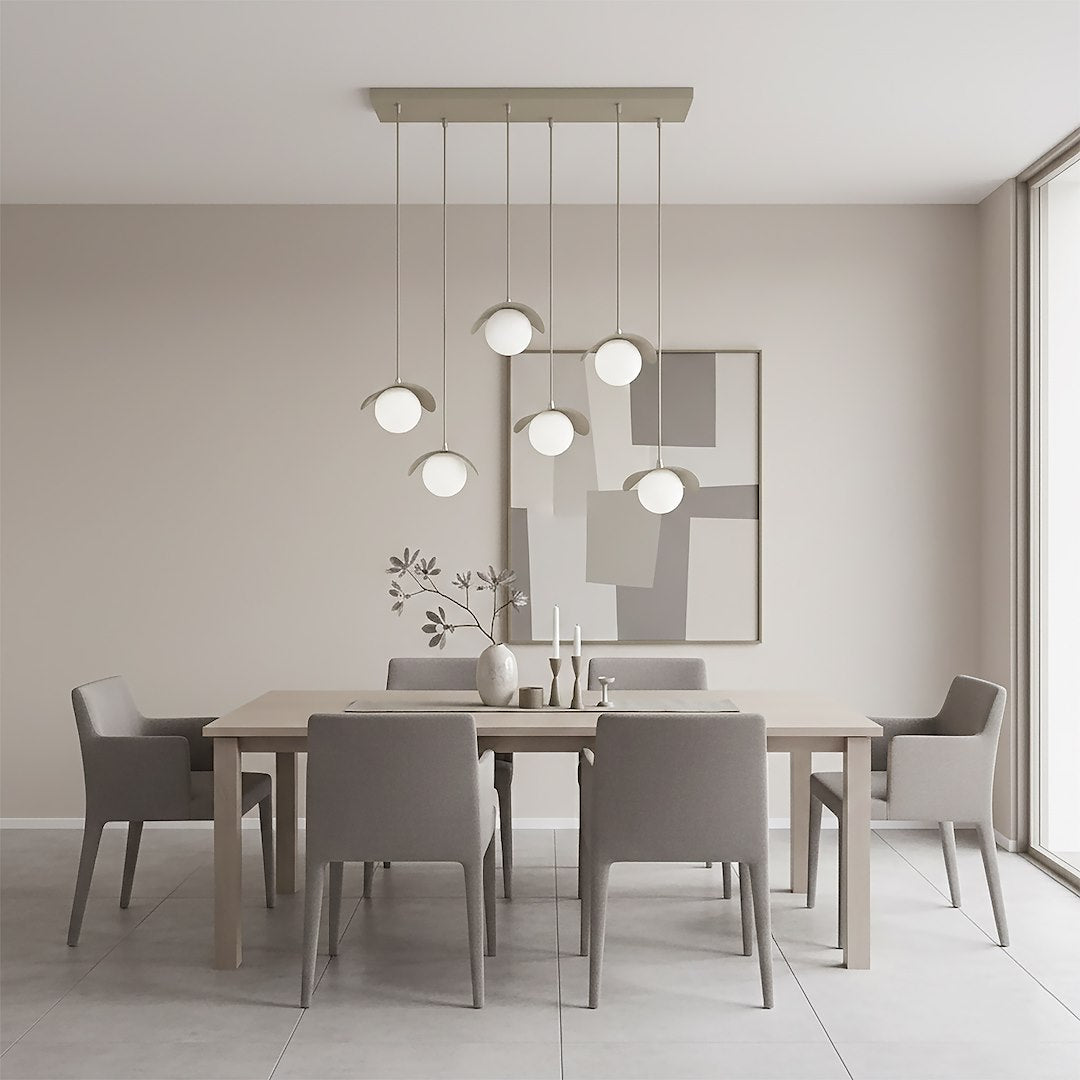 Hanglamp gepoedercoat staal en glas Ritual, beige met witte glazen bollen, 6 lampen, 75 cm breed