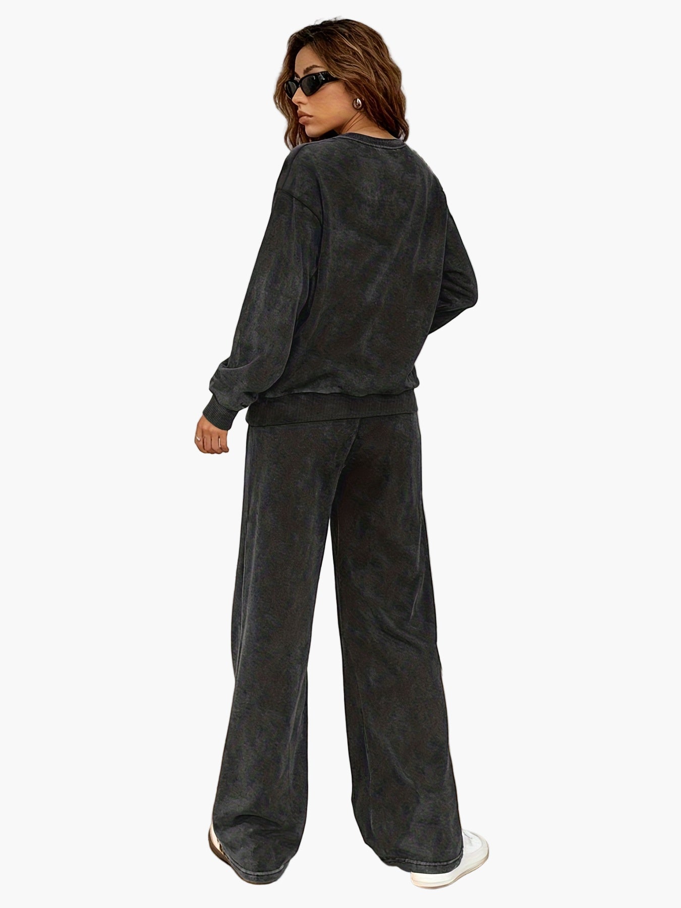 Women's loungewear set – comfortable casual outfit with a loose fit for everyday and travel