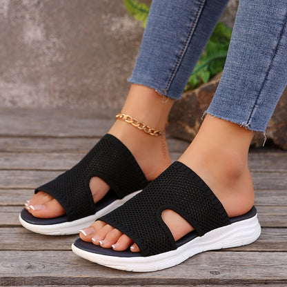 Women's sporty slip-on sandals with mesh design for everyday and leisure use