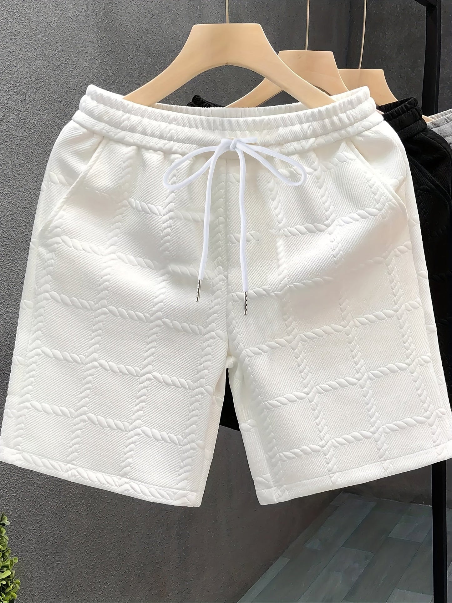 Men's casual shorts with modern 3D relief pattern – stylish athleisure for everyday and leisure