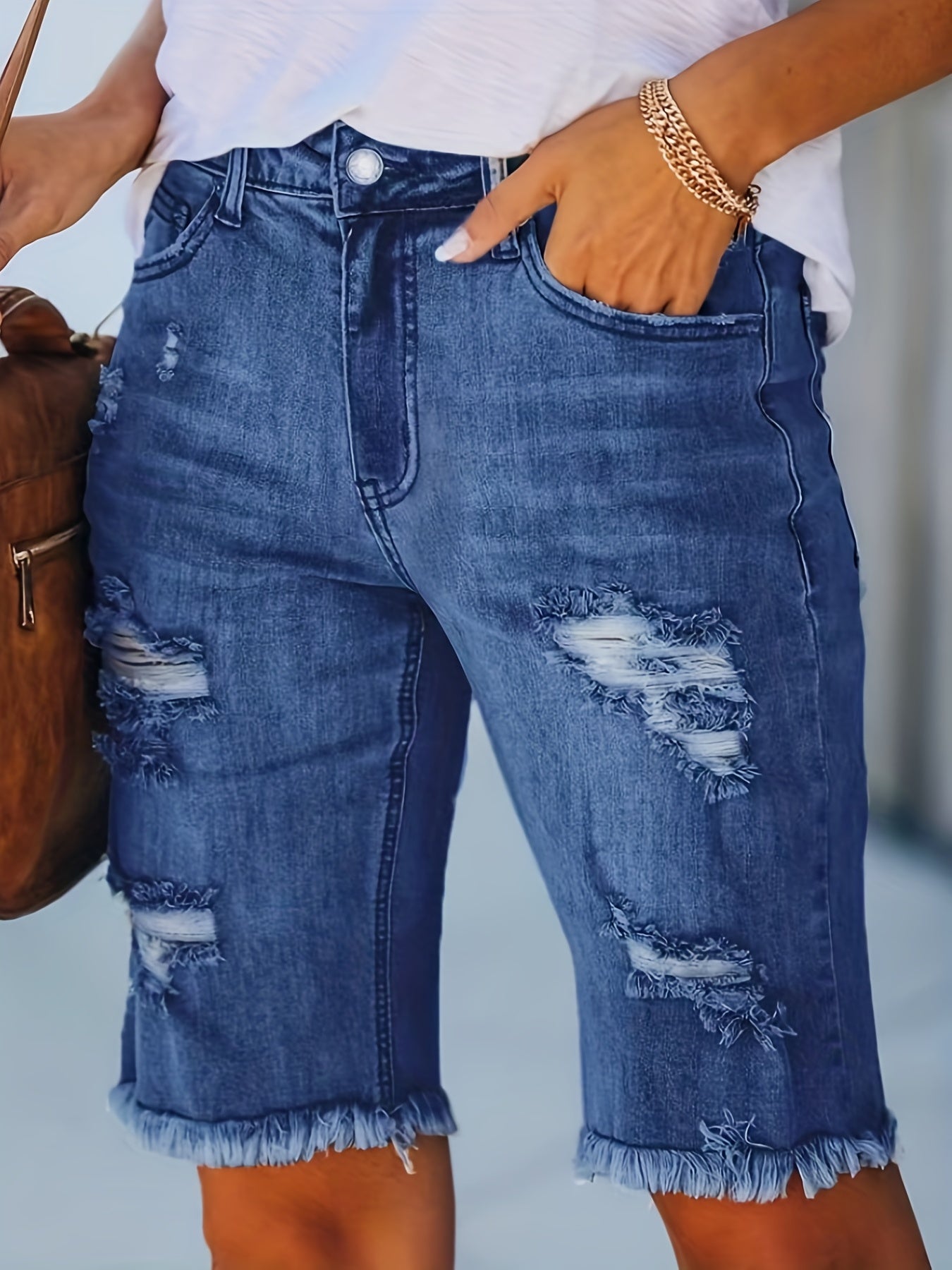 Women's Bermuda Denim Shorts in Used Look with Fringes – Casual Summer Fashion for Leisure and Everyday Wear