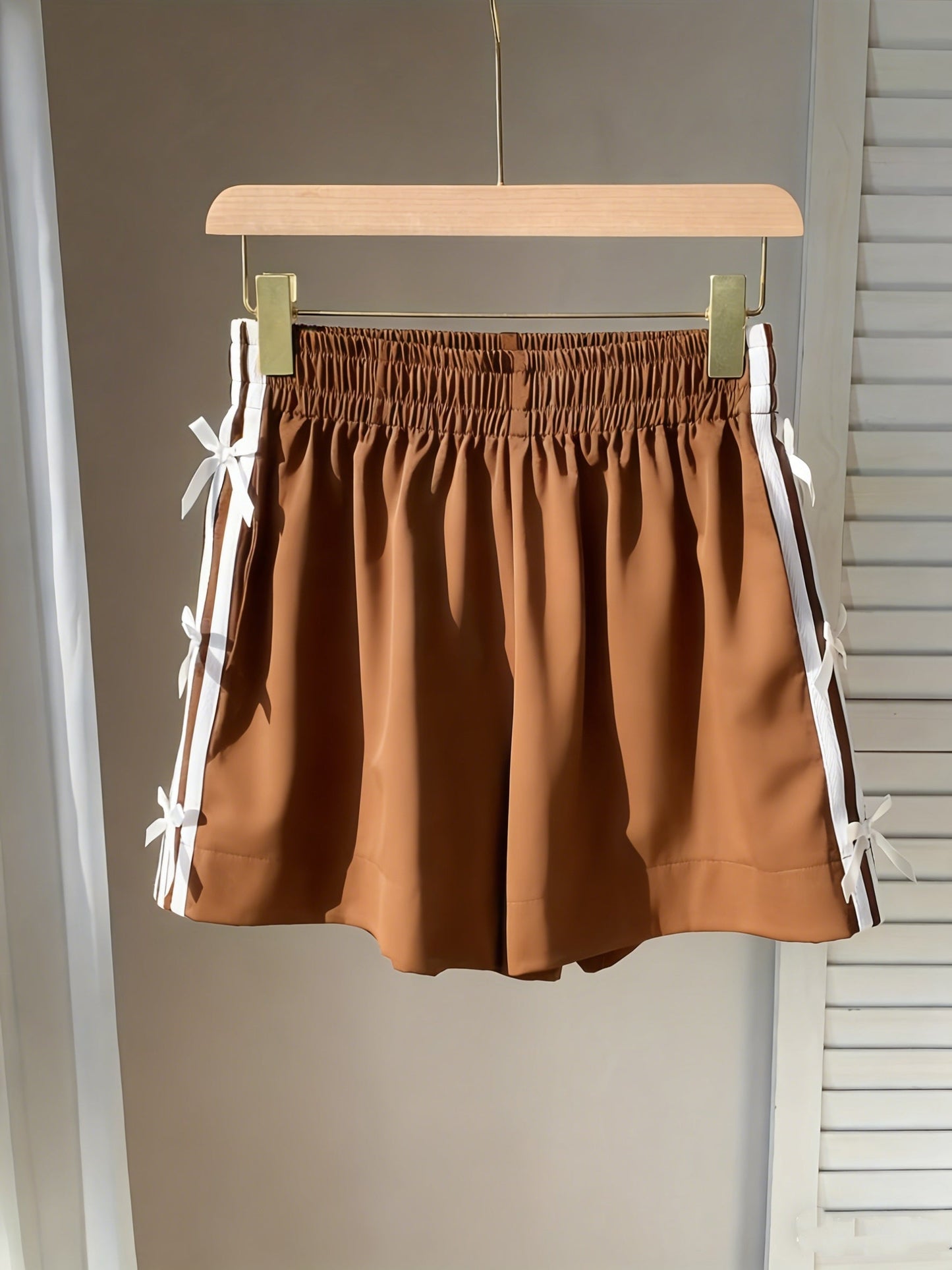 Women's casual shorts with bows and stripes for summer – regular fit, vacation style