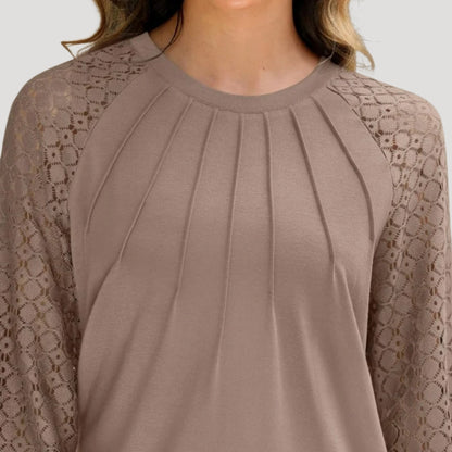 Women's blouse with pleated design and lace sleeves – Elegant fashion for everyday and office