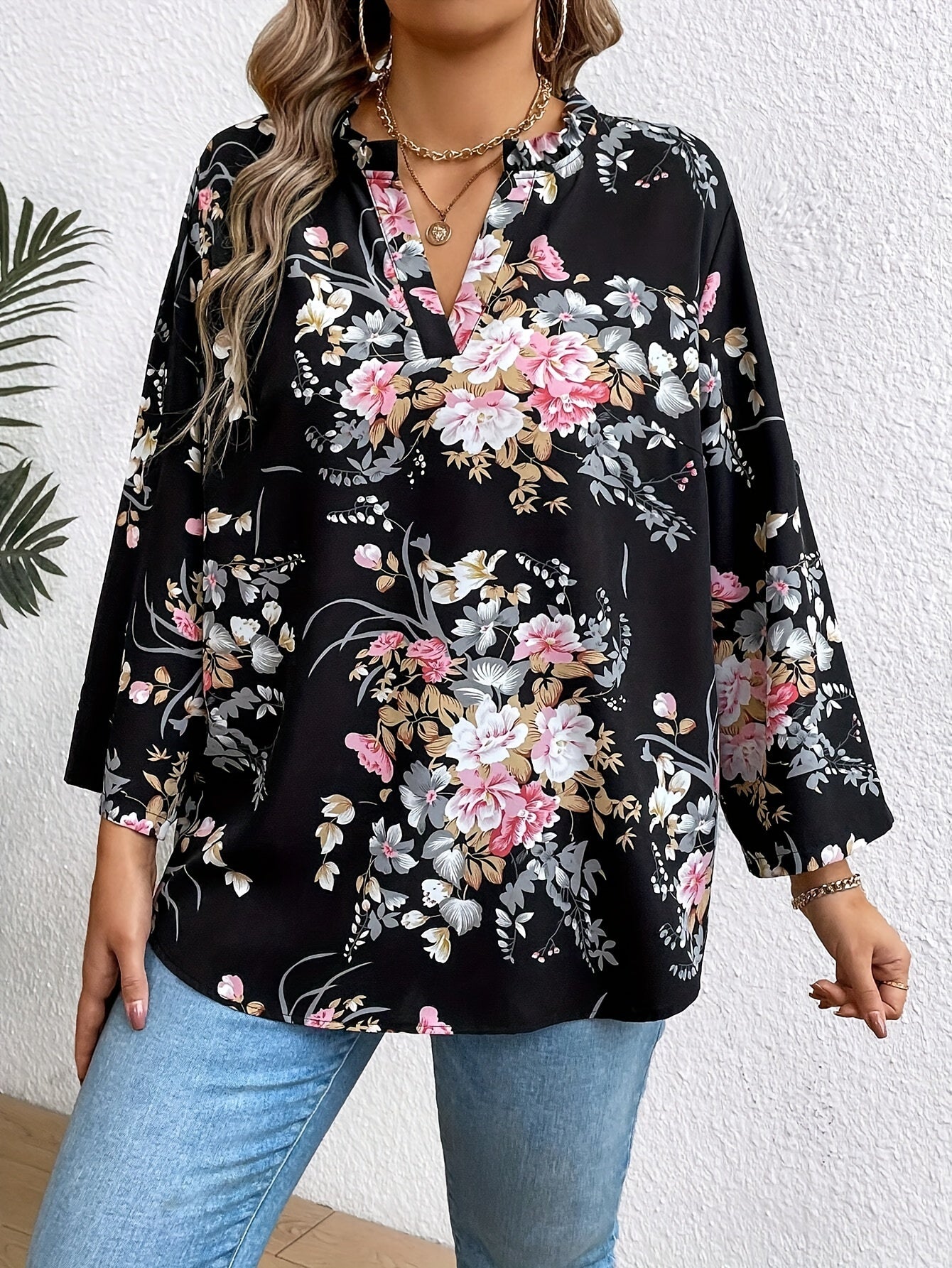 Women's Elegant Blouse with Floral Pattern and V-Neck – Perfect for Everyday & Office