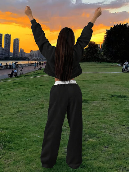 Two-piece women's tracksuit lounge set – cropped sweatshirt & wide-leg pants