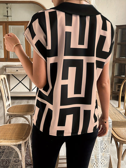 Women's blouse with graphic pattern and V-neck – Elegant style for office and leisure