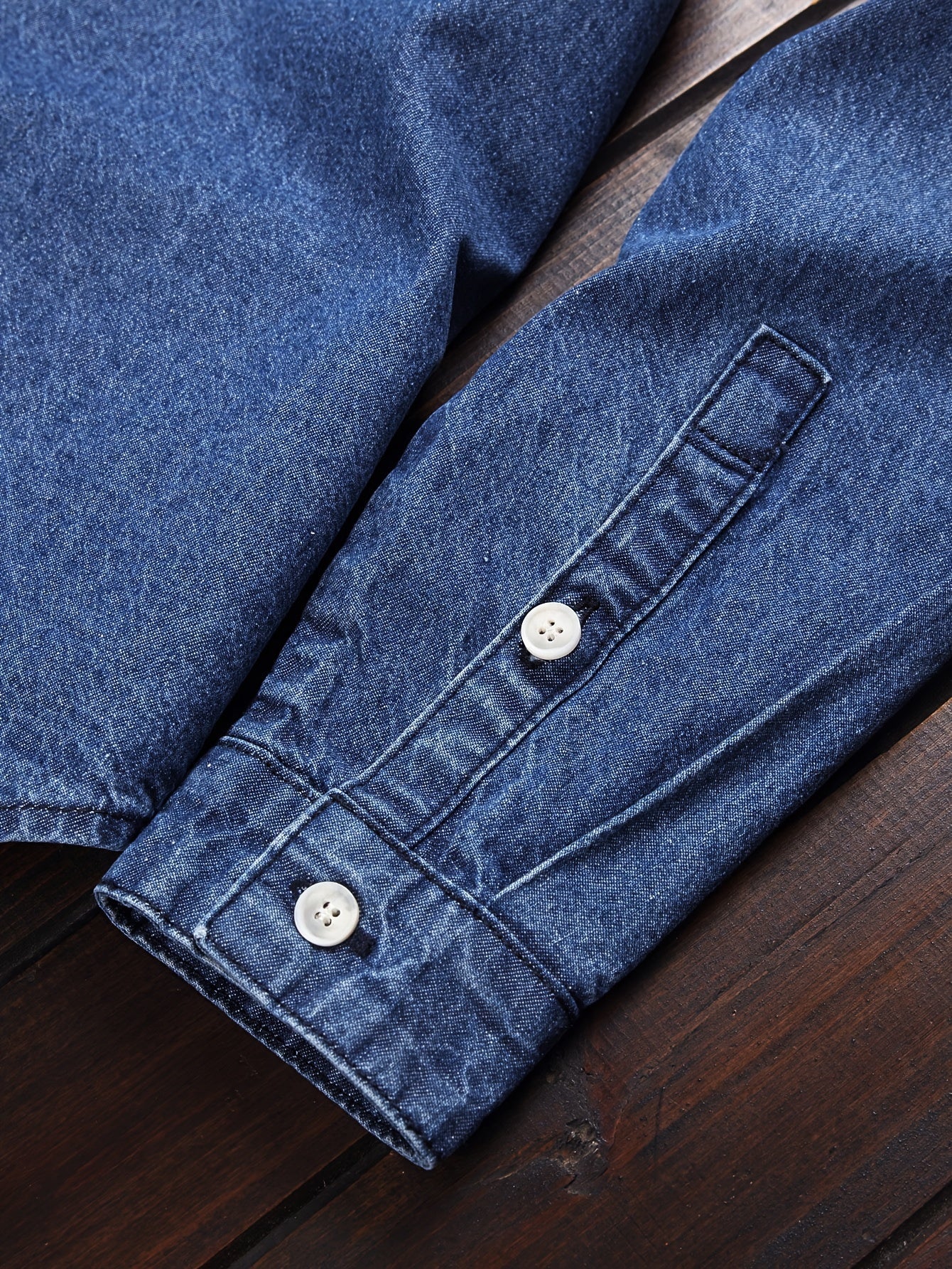 Men's casual style denim shirt for leisure and everyday wear