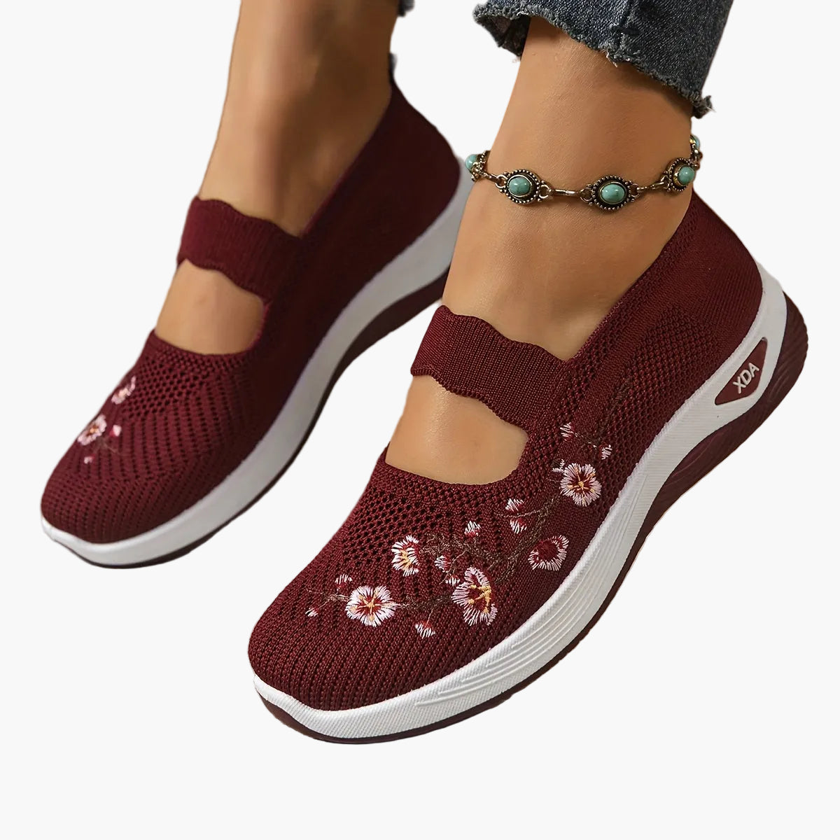 Women's Comfort Slip-ons with Embroidery and Wedge Heel – Casual and Everyday Use