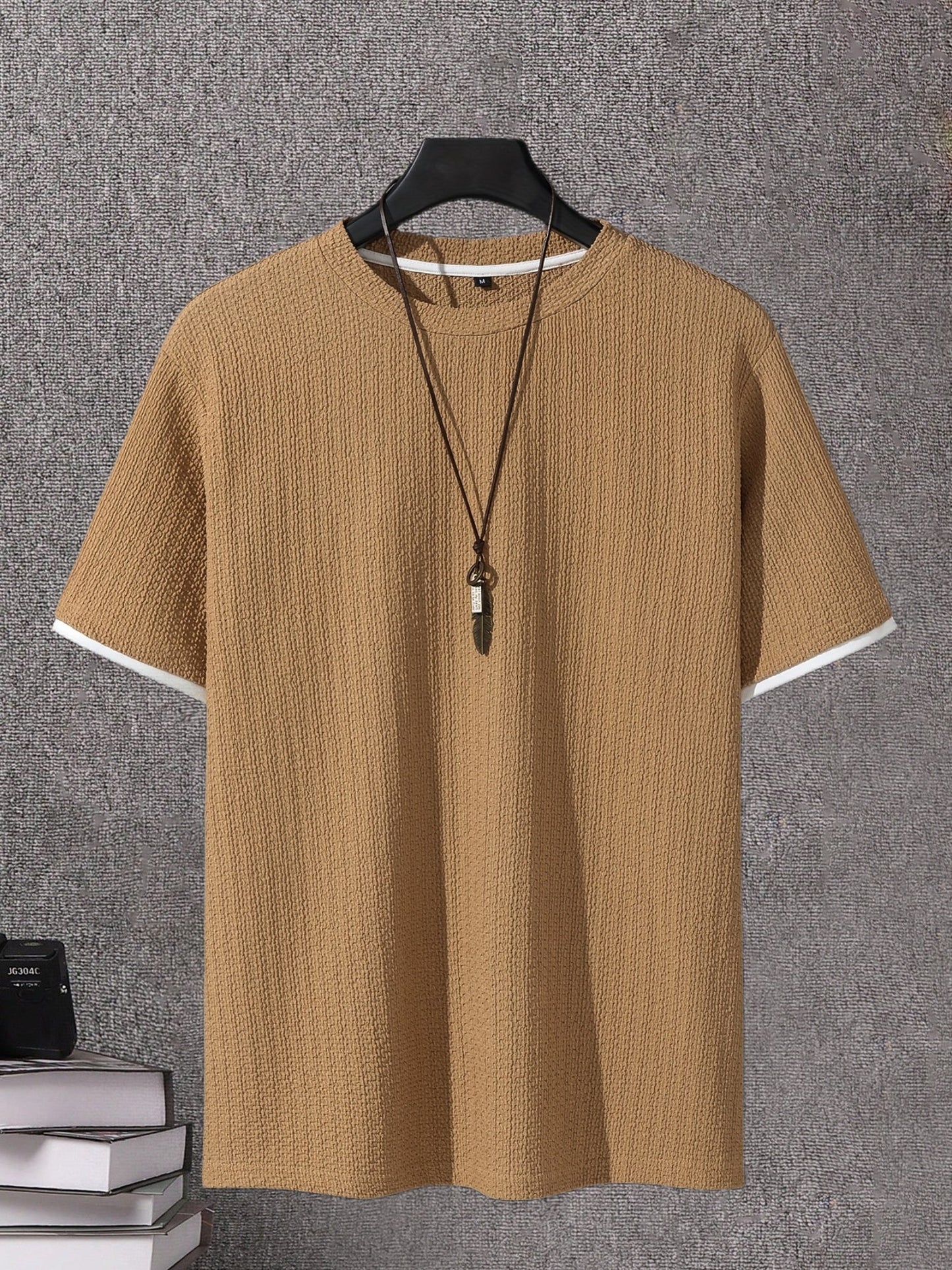 Men's Modern Casual Short-Sleeve T-Shirt with Texture and Layered Look