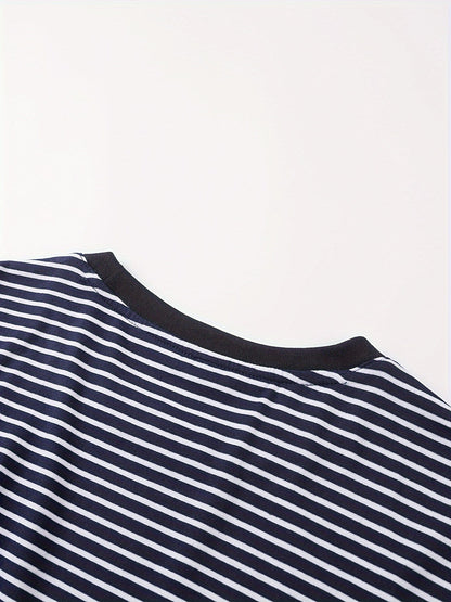 Men's T-Shirt with Classic Stripes – Timeless Design for Everyday and Leisure