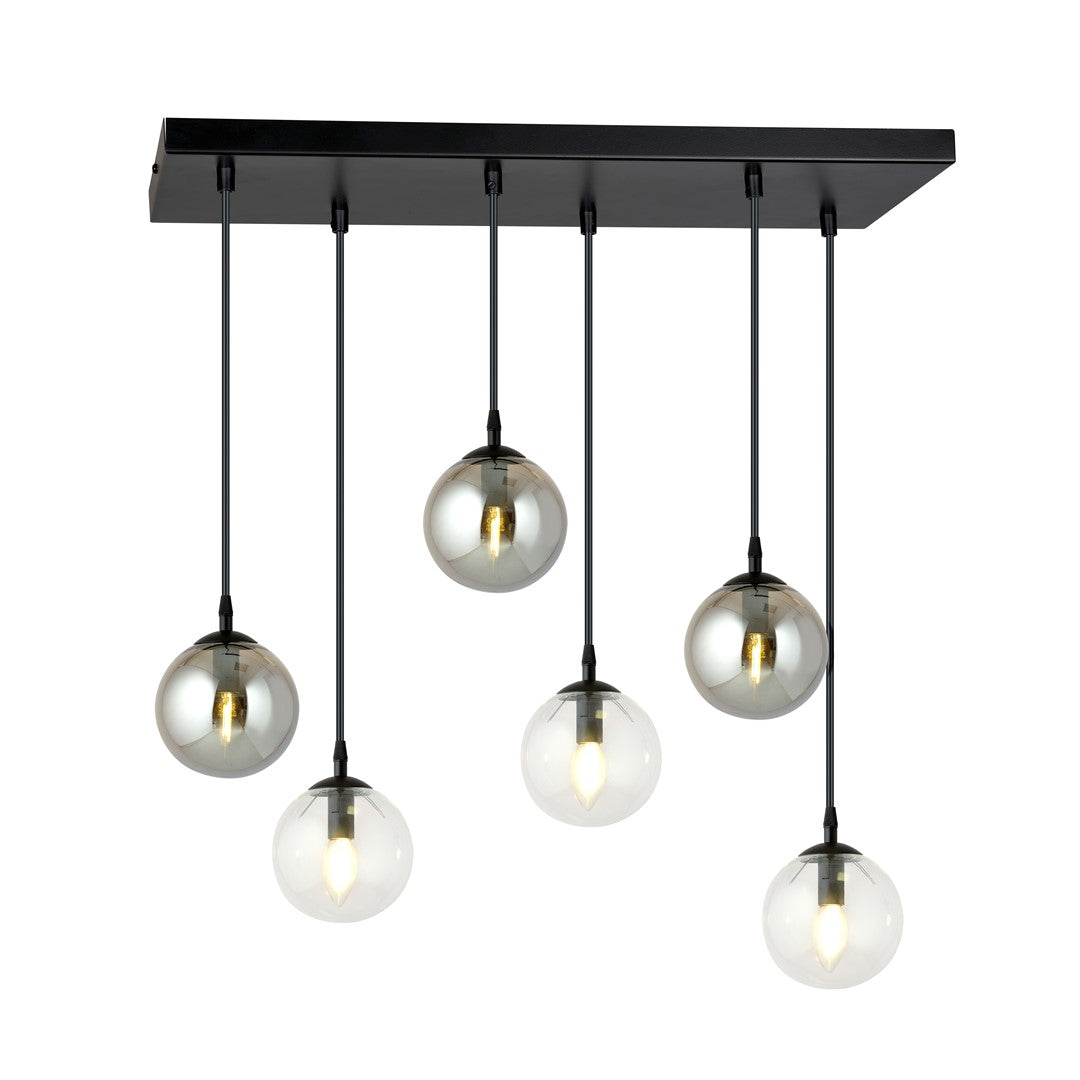 Zwarte hanglamp met zes glazen bollen in transparant en grafiet aan een rechthoekige plafondplaat