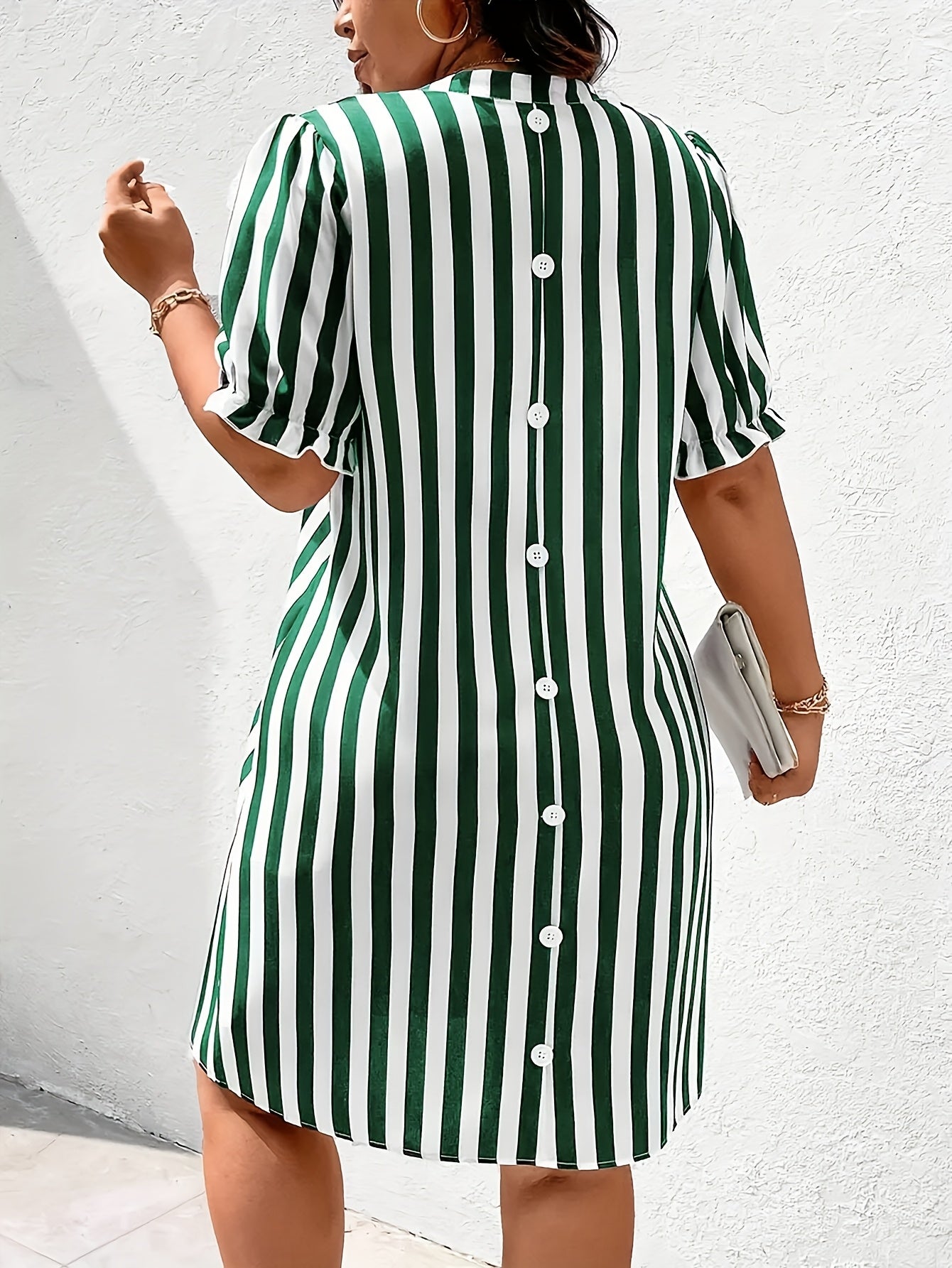 Damen Kleid mit vertikalem Streifenmuster und V-Ausschnitt – Eleganter Alltagsstil für Büro und Freizeit