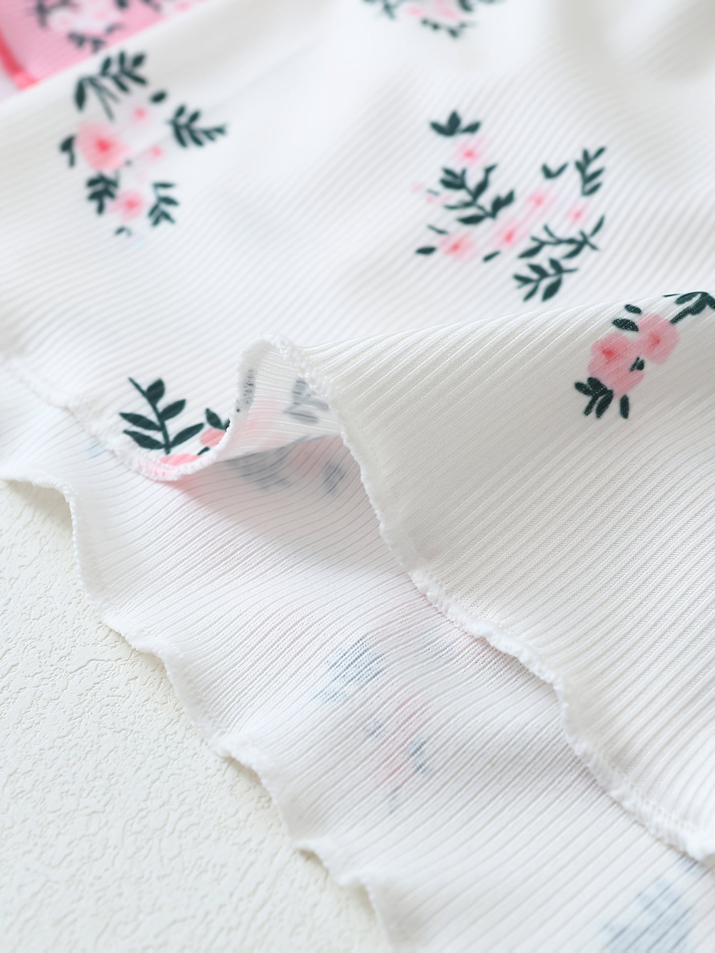 Women's Two-Piece Pajama Set with Floral Print – Short Sleepwear Set for Spring and Summer, Sexy Style