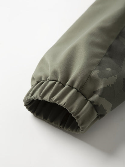 Men's camouflage jacket with hood and zipper