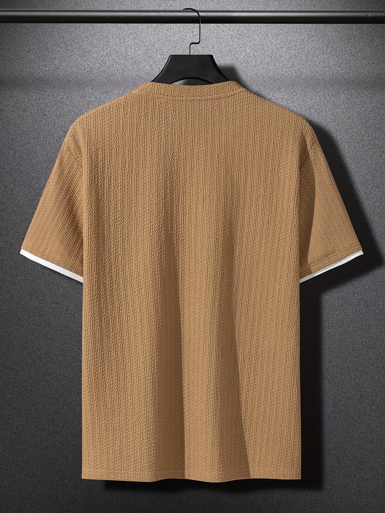 Men's Modern Casual Short-Sleeve T-Shirt with Texture and Layered Look