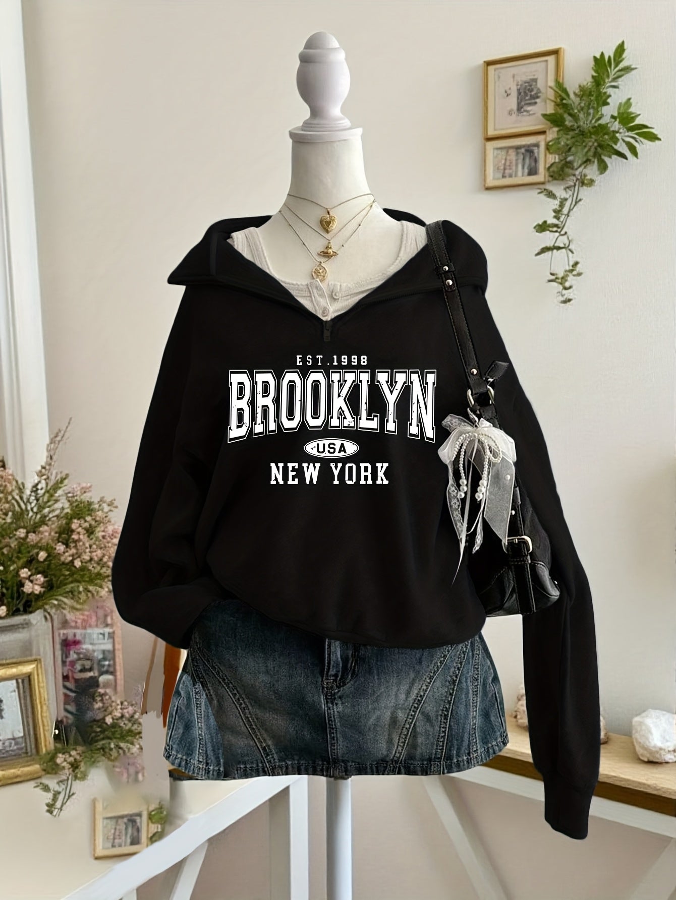 Sweatshirt with half-zip, collar, and Brooklyn print