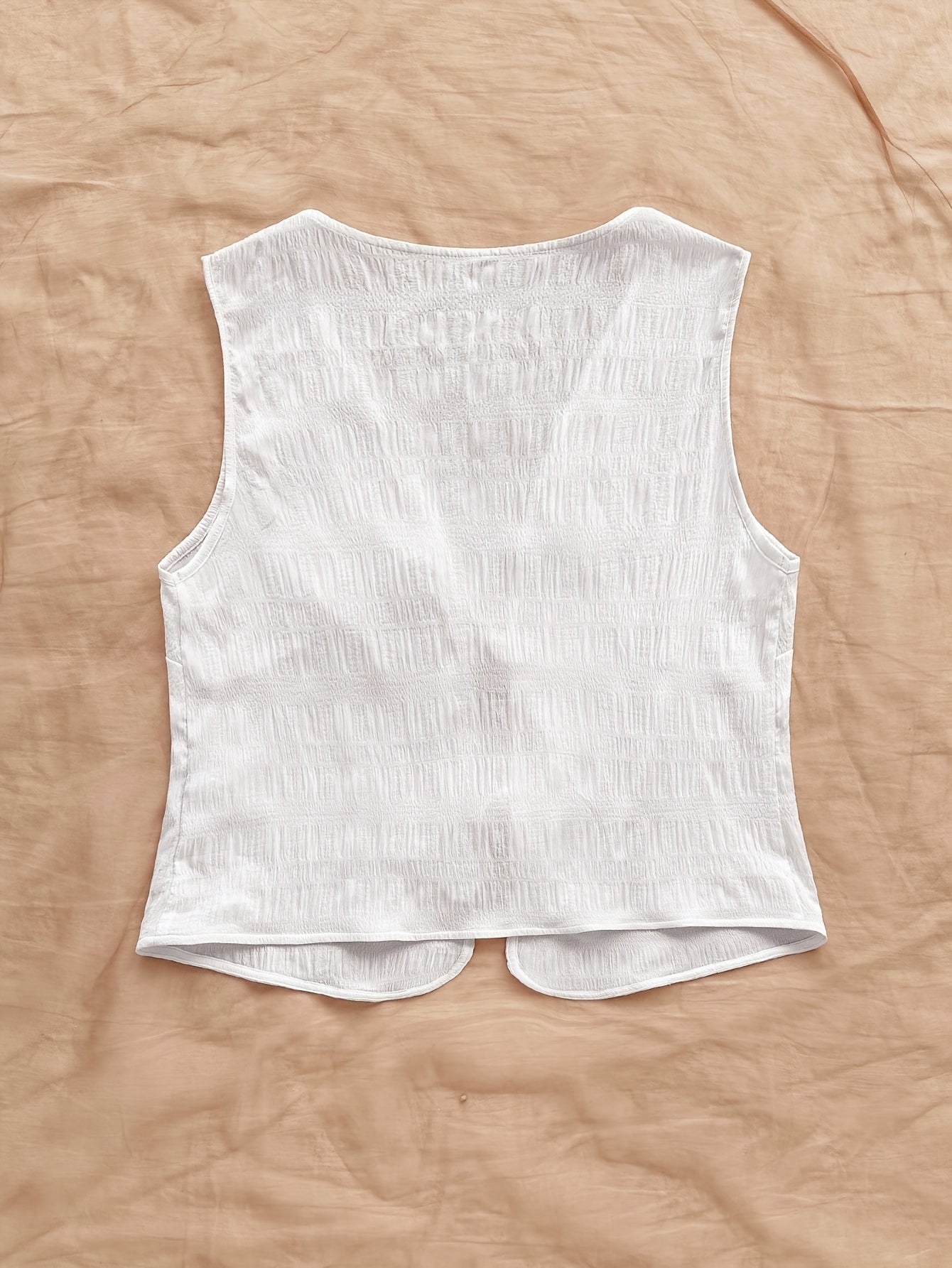 Women's sleeveless vest with tie and crinkle look – Boho streetwear for leisure & vacation