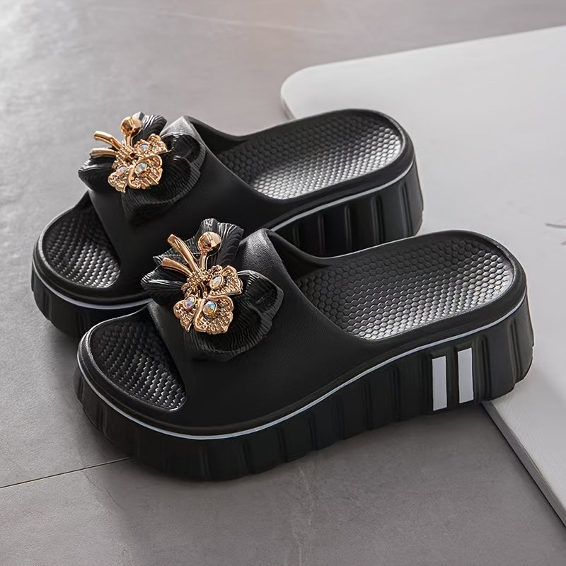 Women's platform slides with decorative embellishment – fashionable casual sandals for everyday wear and going out