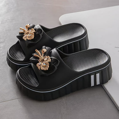 Women's platform slides with decorative embellishment – fashionable casual sandals for everyday wear and going out