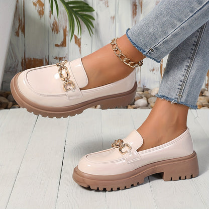 Women's Loafers with Chain Detail and Platform – Fashionable Slip-On for Everyday and Leisure