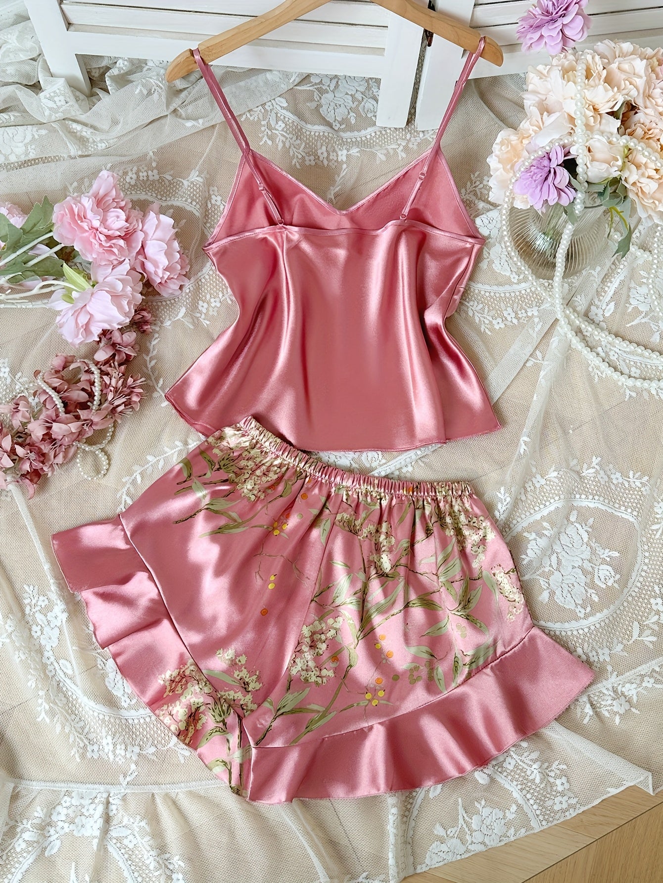 Women's pajama set with floral pattern and ruffles – summer nightwear in an elegant style