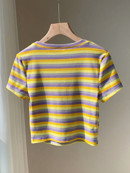 Women's Short-Sleeve T-Shirt with Stripe Pattern – Modern Casual Shirt in Retro Style
