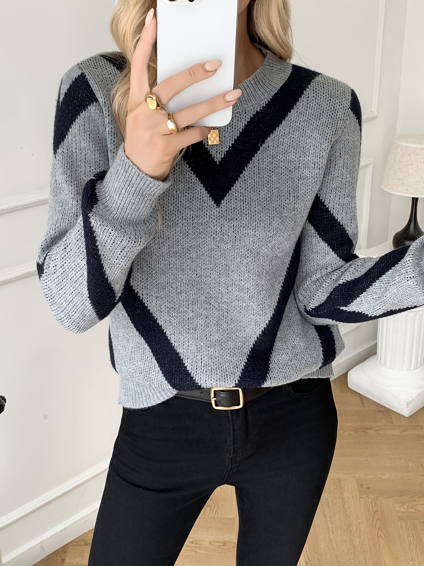 Women's gray crew-neck sweater with chevron pattern, long-sleeve knit sweater