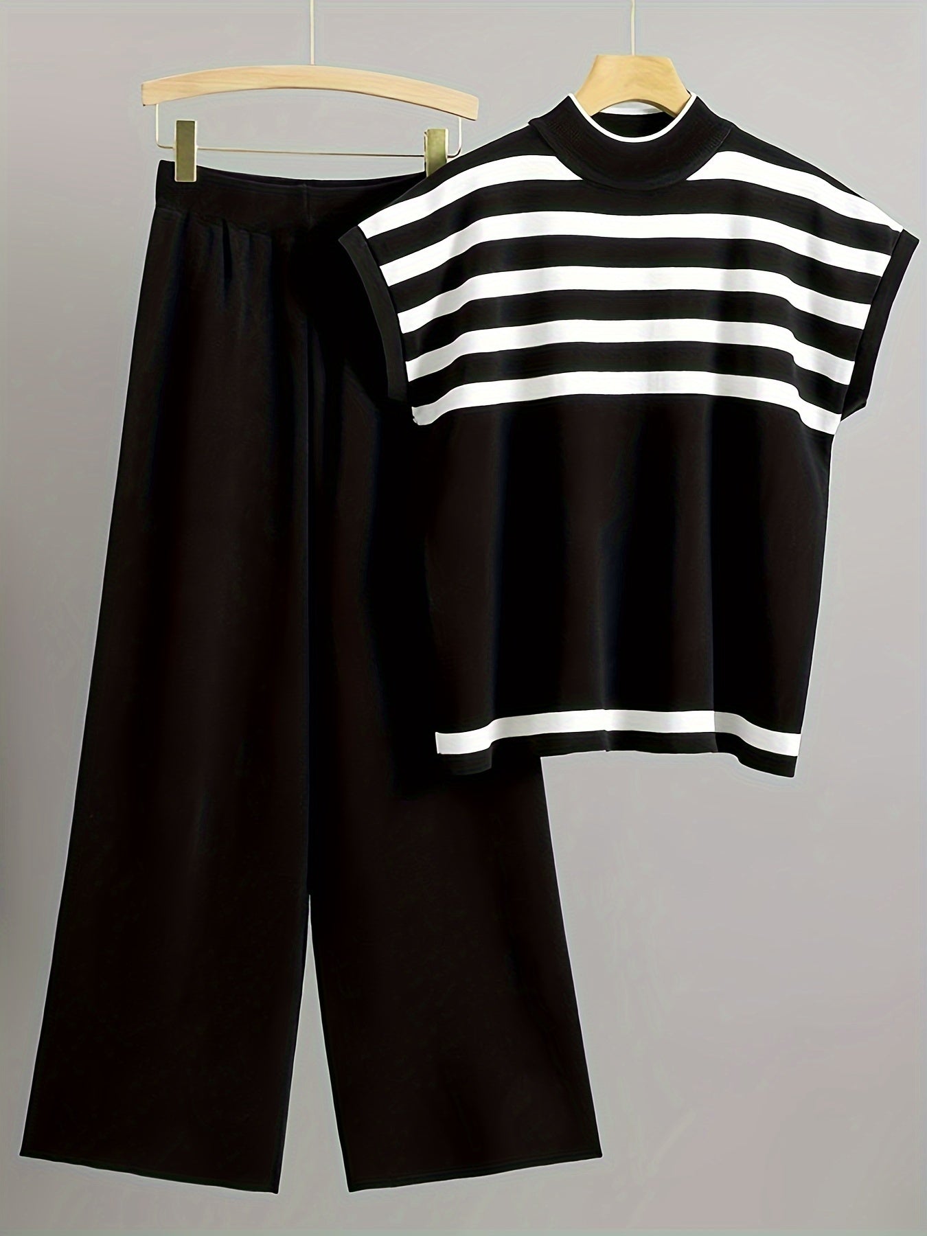 Women's Elegant Striped Set with Wide-Leg Pants – Casual, Fashionable Two-Piece for Spring and Summer