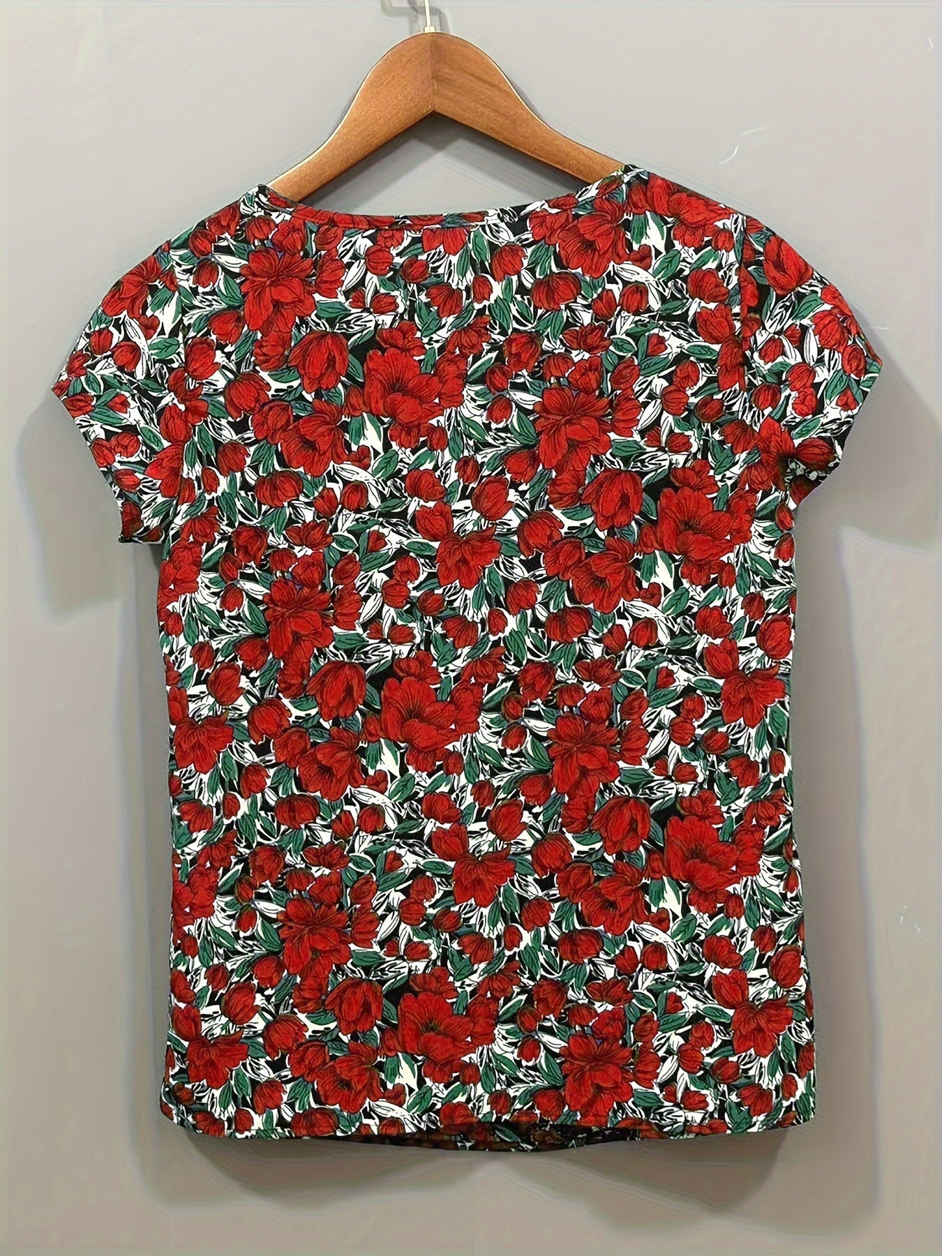 Women's blouse with floral pattern and short sleeves – Elegant style for office and leisure