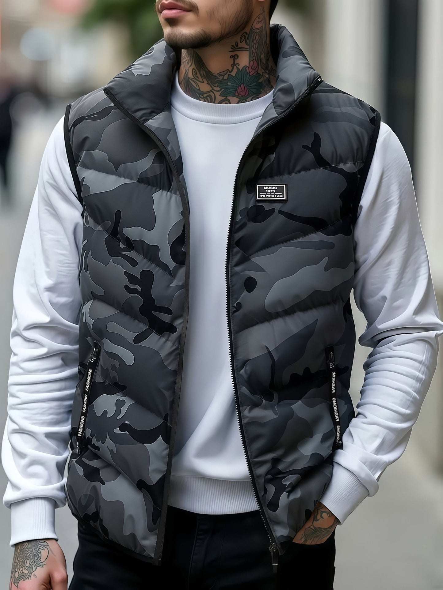 Men's quilted vest with stand-up collar & camouflage pattern