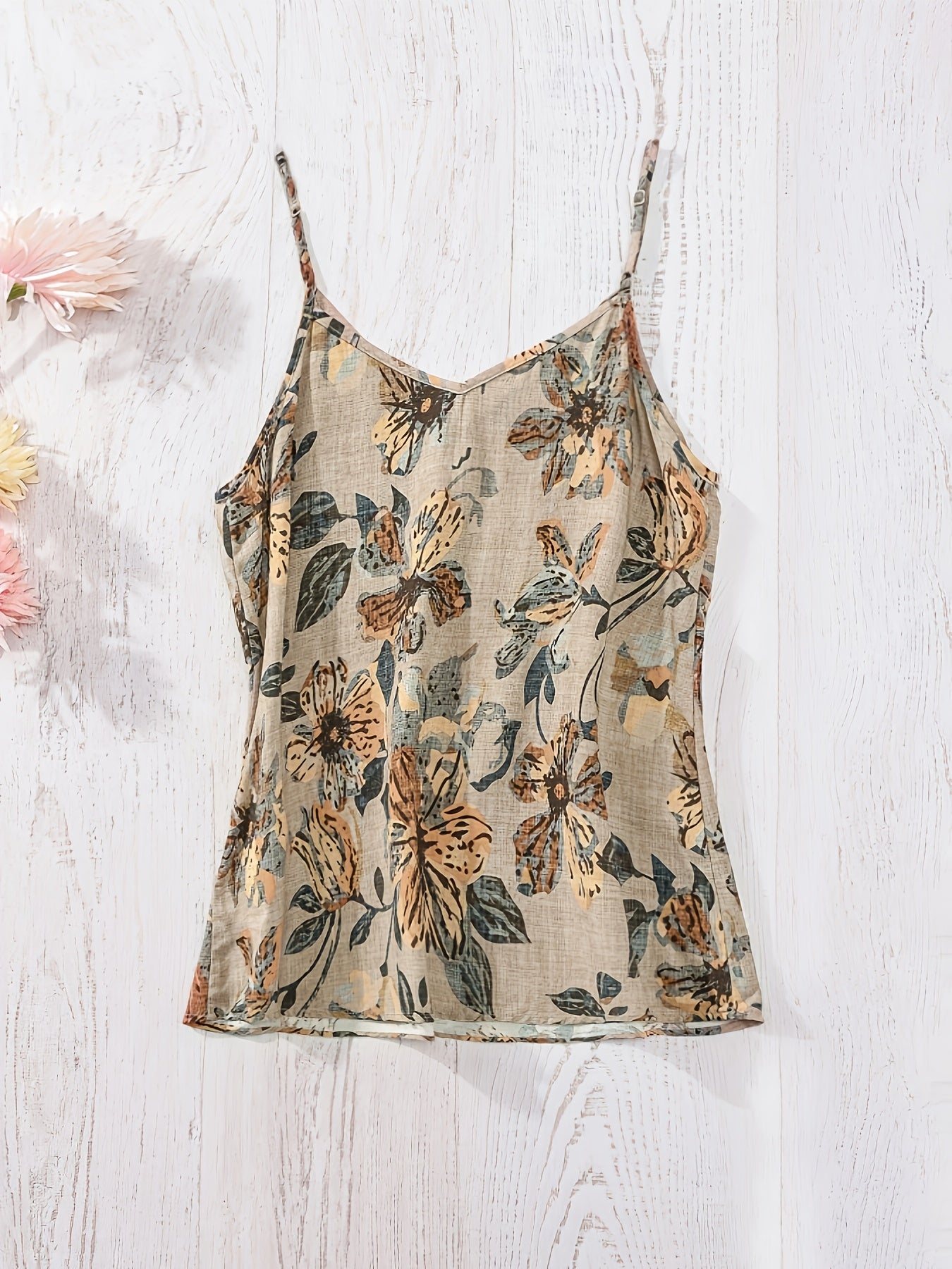 Women's summer top with floral pattern, V-neck, spaghetti straps, casual blouse for vacation and everyday wear