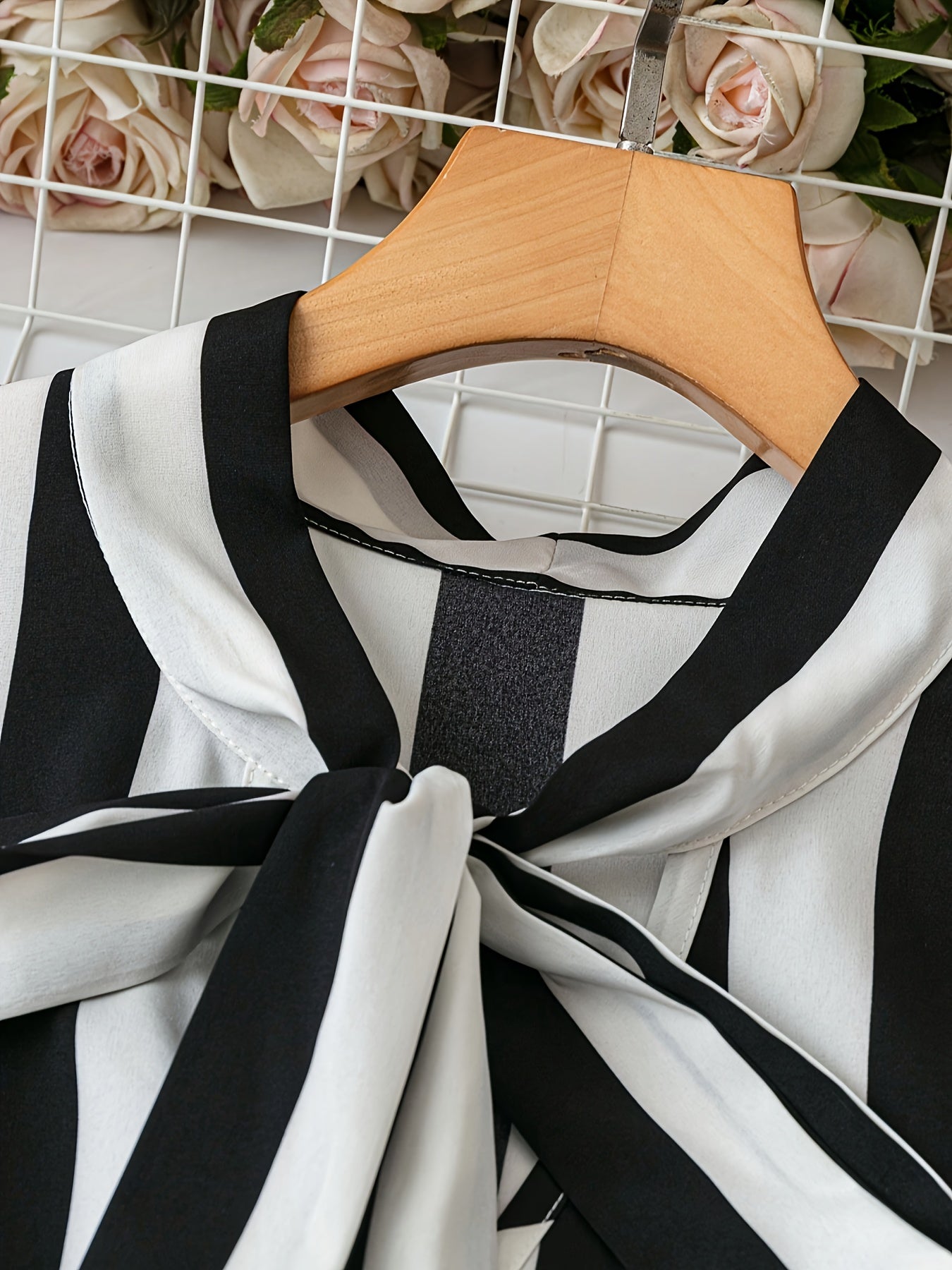 Women's Elegant Striped Blouse with Bow Collar and Ruffled Sleeves – Fashionable Top for Office & Everyday Wear