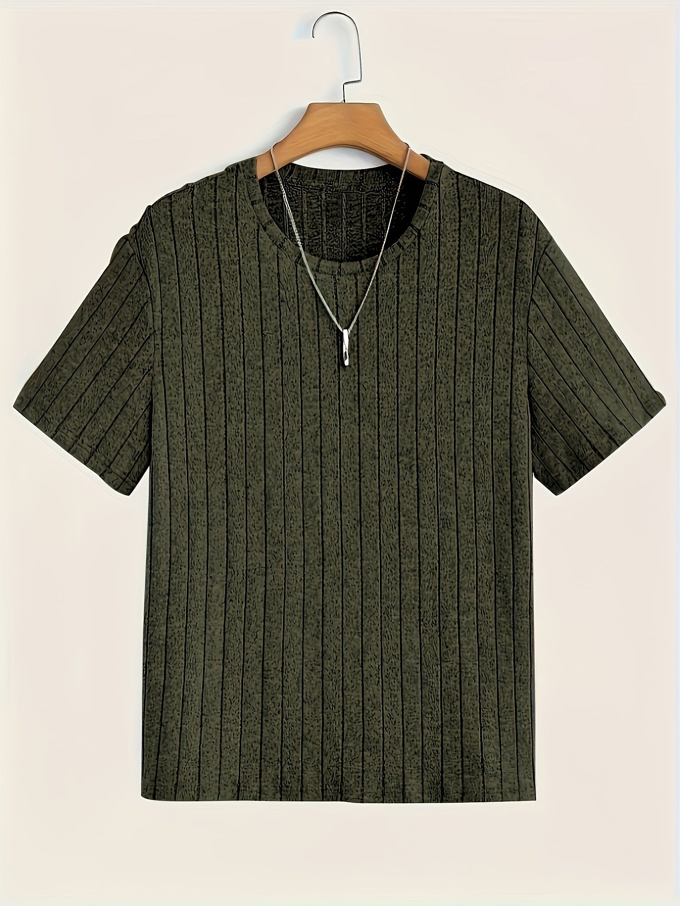 Men's T-Shirt with Vertical Texture Pattern – Modern Short-Sleeve Shirt for Everyday and Leisure