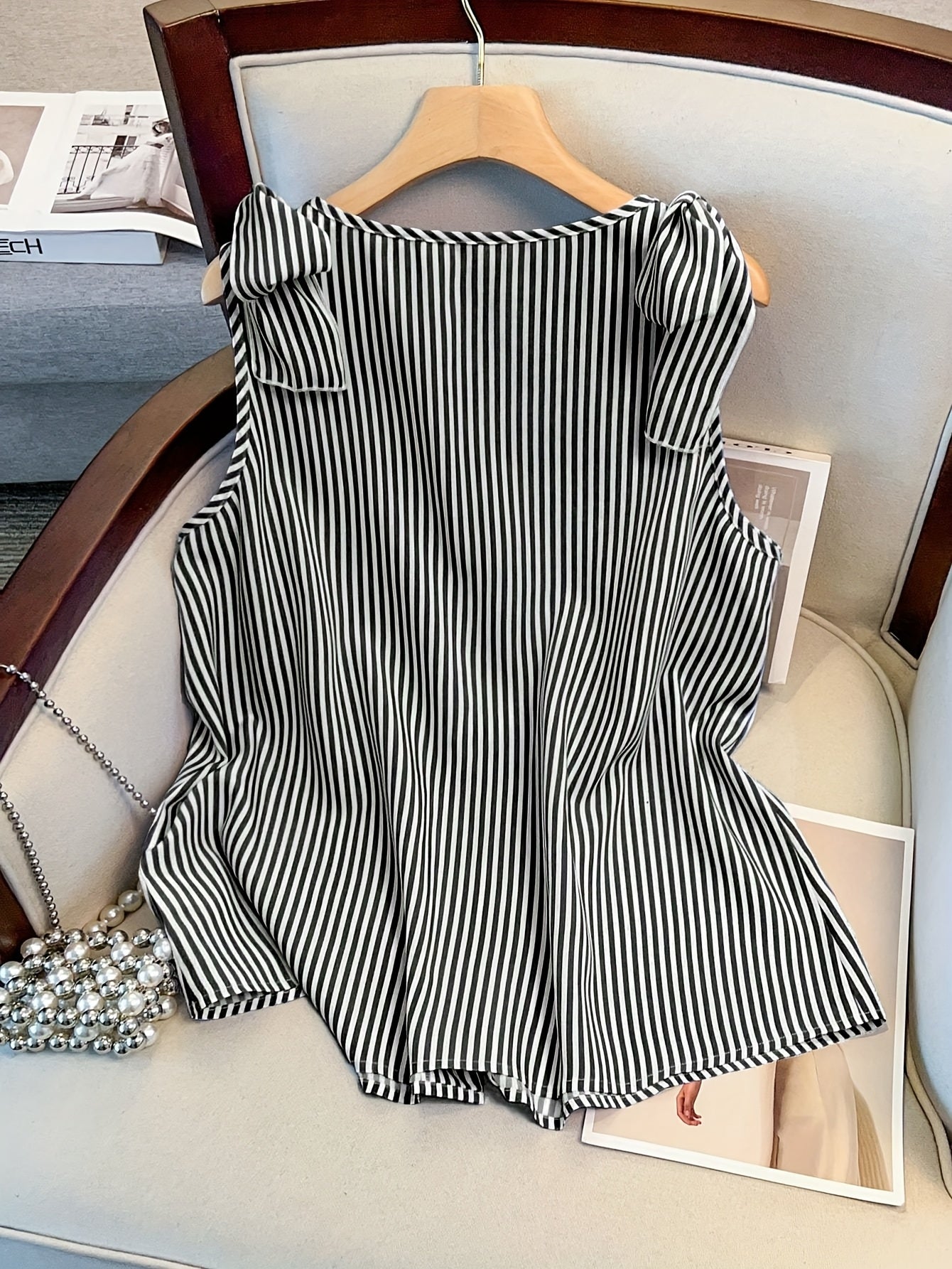 Women's blouse top with stripe pattern and button placket – Elegant V-neck, ideal for office and everyday wear