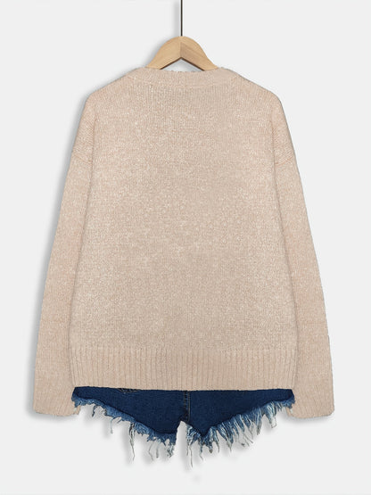 Women's knitted sweater with round neckline and cat motif