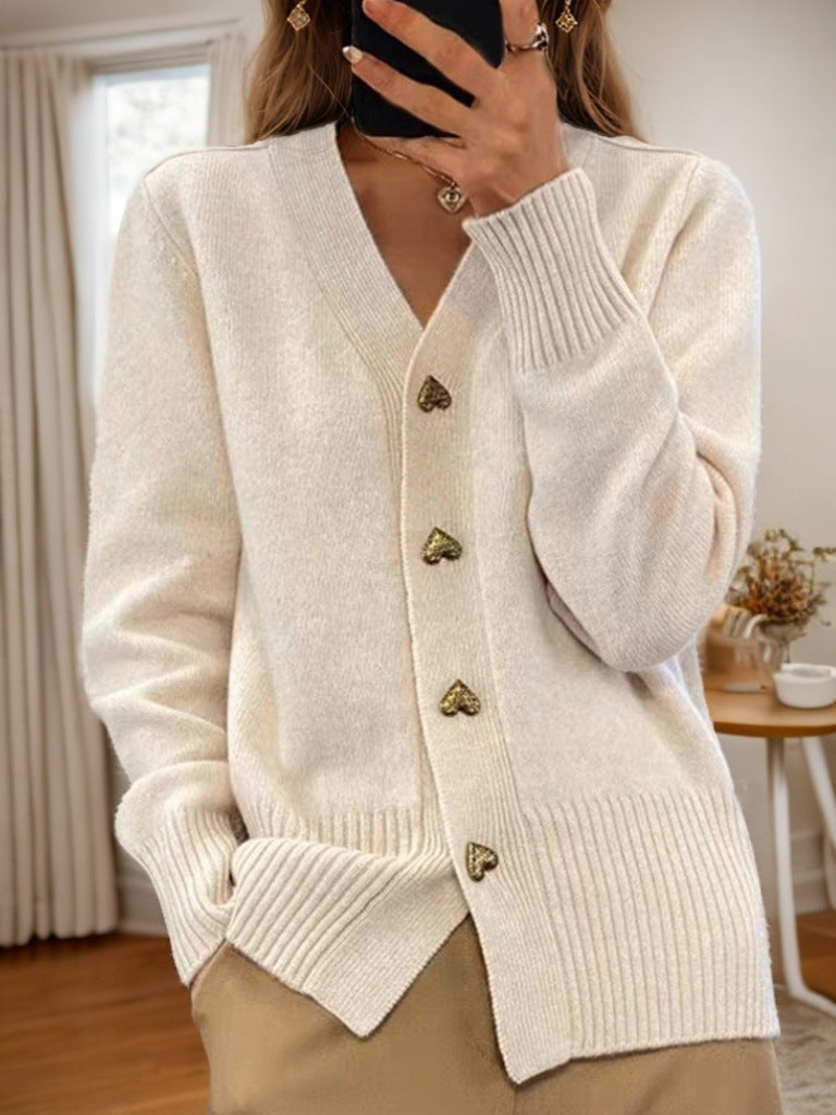 Heather – V-neck knit sweater with button and long sleeves for women