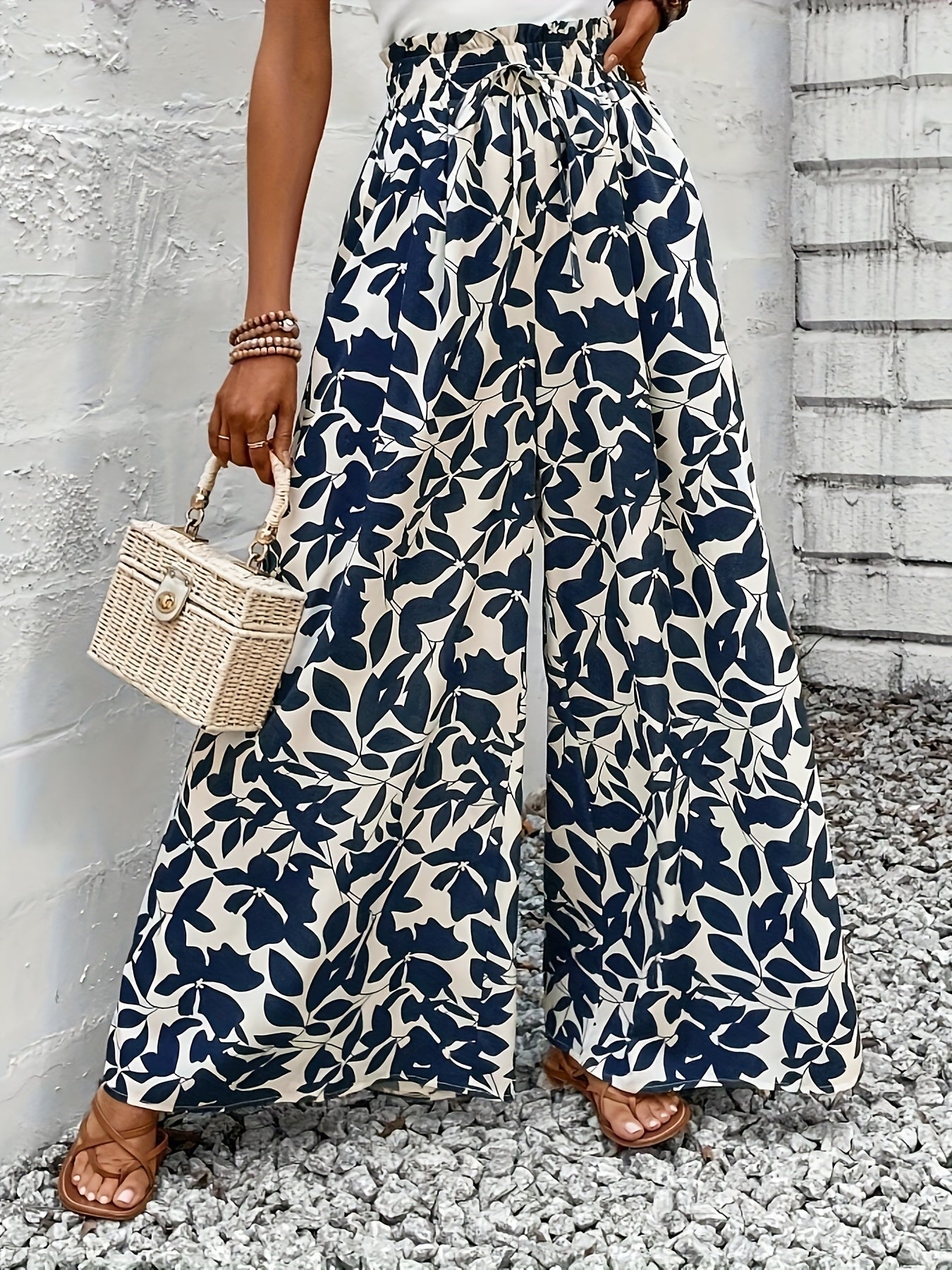 Women's Wide-Leg Pants with Paperbag Waist and Tropical Leaf Print – Perfect for Summer, Leisure & Vacation