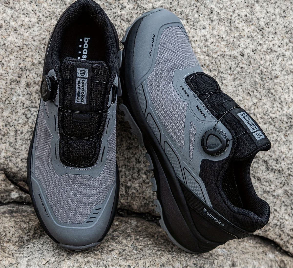 Men's hiking and trekking shoes with a twist-lock closure, non-slip outdoor sports shoes