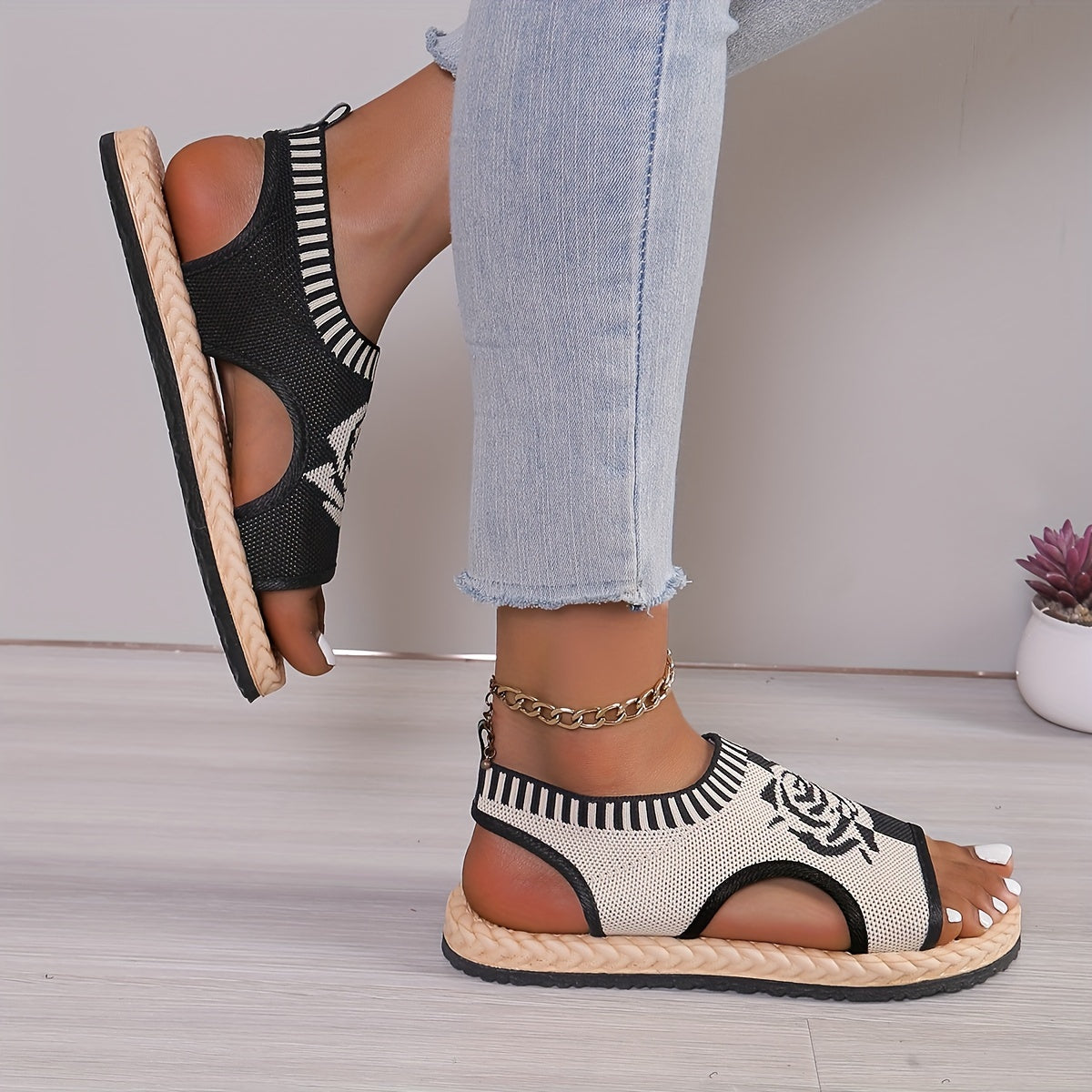 Damen Sommer-Sandalen mit Blumenmuster – Bequeme Freizeitschuhe mit offener Spitze