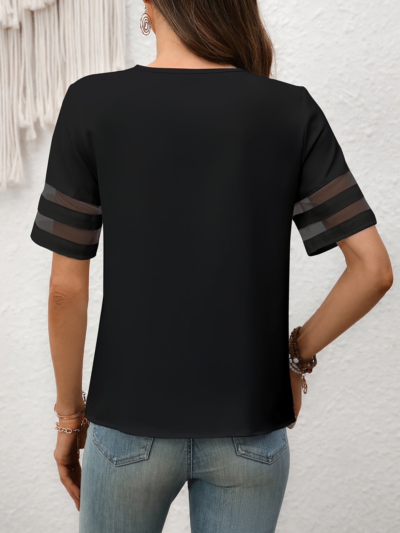 Women's blouse with asymmetrical neckline and floral pattern – Elegant summer look, casual and everyday wear
