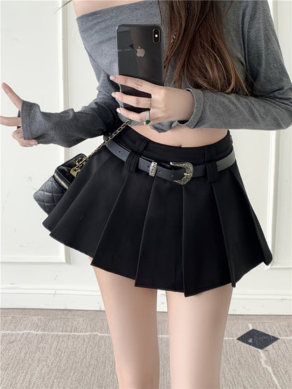 Women's Mini Pleated Skirt with Belt and Sexy Crop Top – Fashionable Streetwear Look for Everyday and Going Out