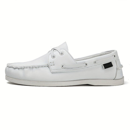 Men's boat shoes in classic moccasin style – Elegant casual shoes for everyday and leisure use
