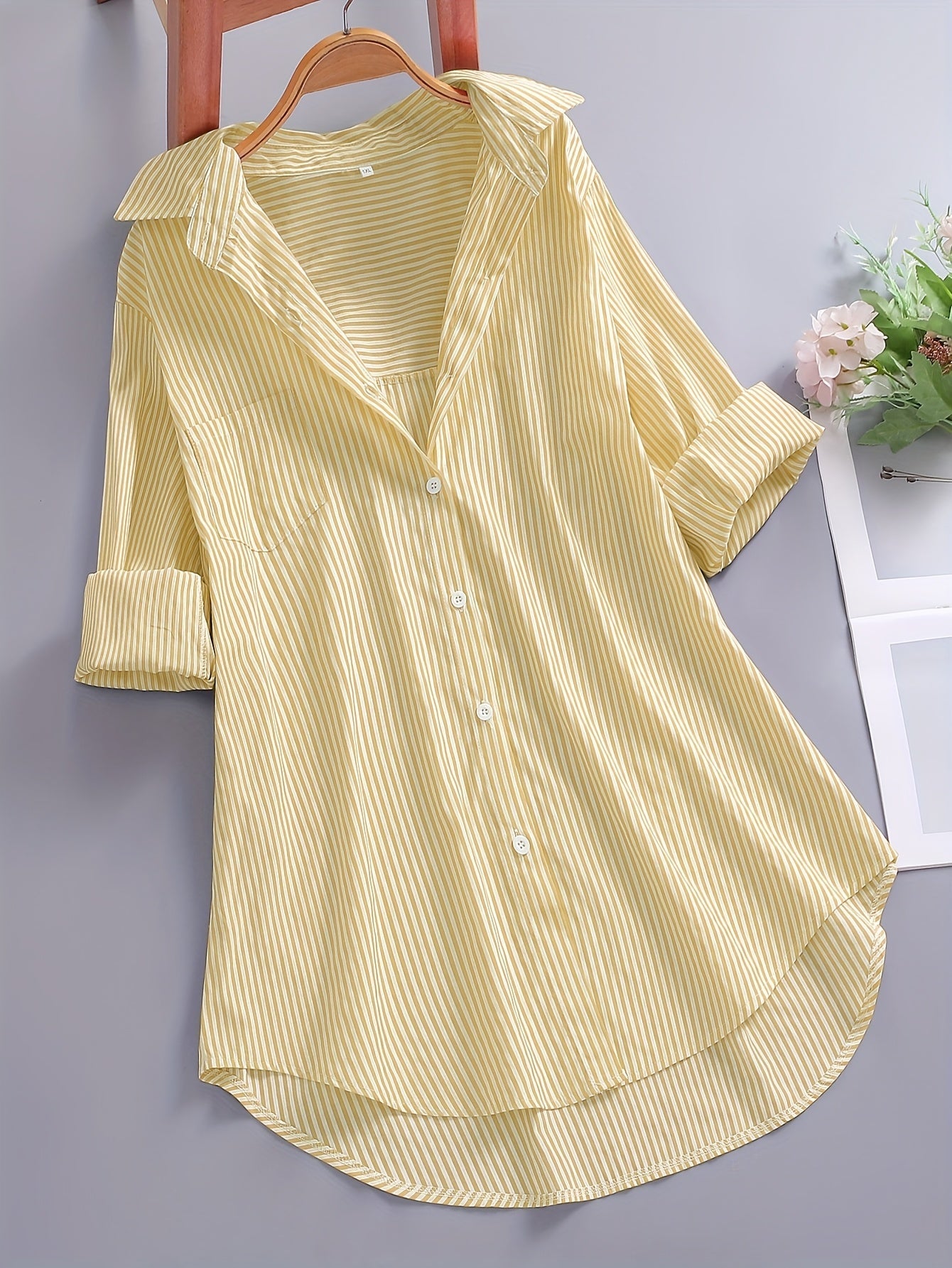 Women's striped blouse shirt with loose fit – Stylish long blouse for everyday and office wear