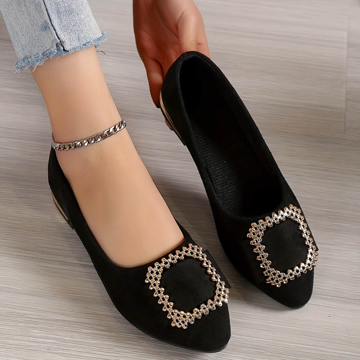 Women's Ballerinas with Rhinestone Decoration and Pointed Toe – Elegant Slip-On Shoes for Everyday and Office Use